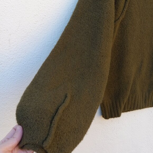 NWOT Olive Green Cozy Slouchy Turtleneck/Mockneck Sweater Size S - Picture 7 of 15